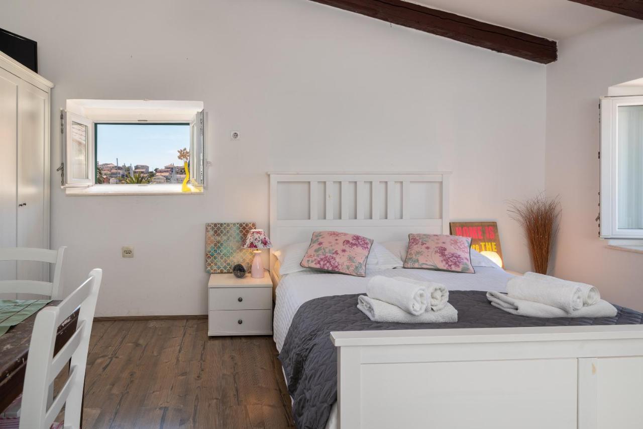 Apartment Ana Τρογκίρ Εξωτερικό φωτογραφία