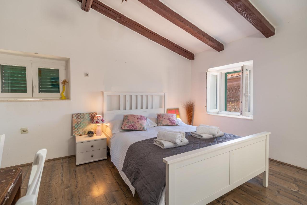 Apartment Ana Τρογκίρ Εξωτερικό φωτογραφία